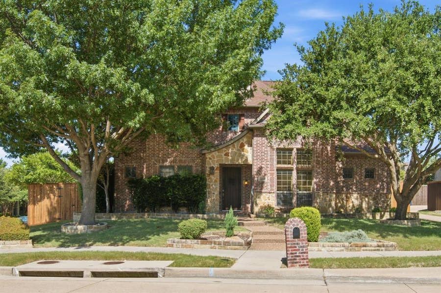 Property photo for 11907 Bamberg Lane, Frisco, TX