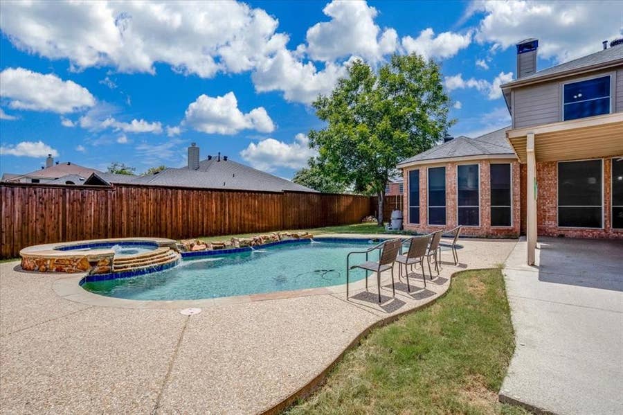 Property photo for 1102 Waterside Court, Mesquite, TX