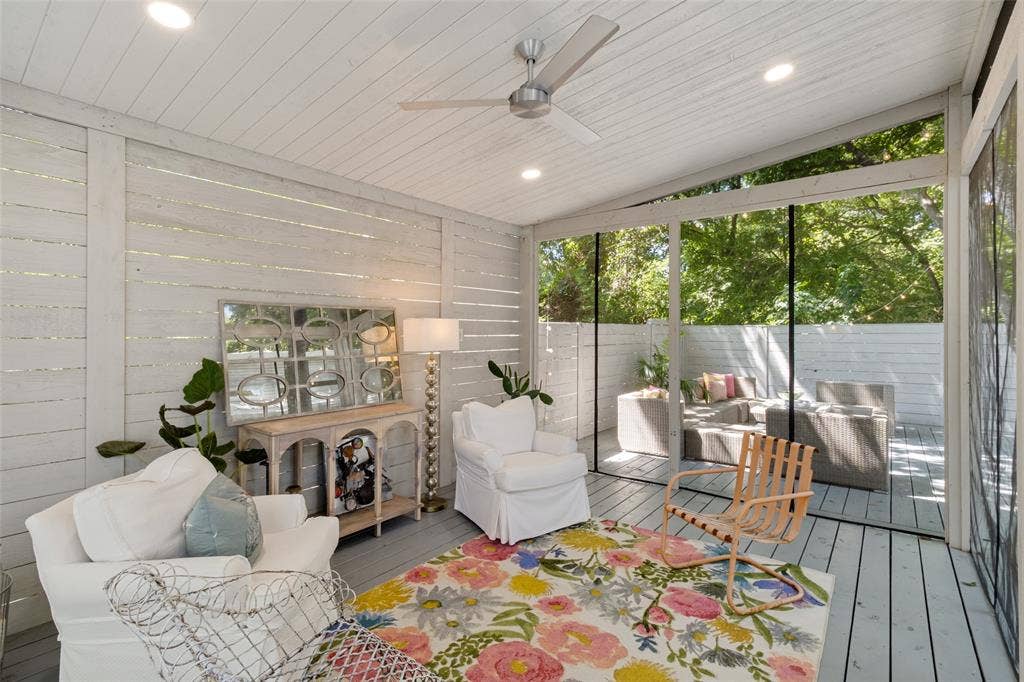 8820 Eustis Avenue, Dallas, TX 75218 Screened pavilion