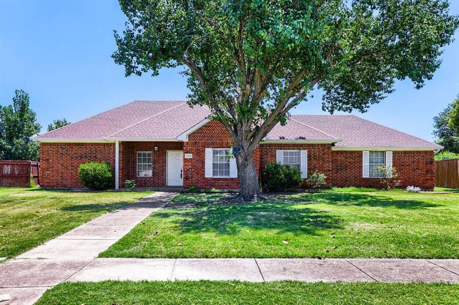 Property photo for 4422 Briarcrest Lane, Sachse, TX