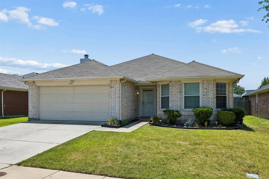 Property photo for 5751 Hunters Bend Lane, Dallas, TX