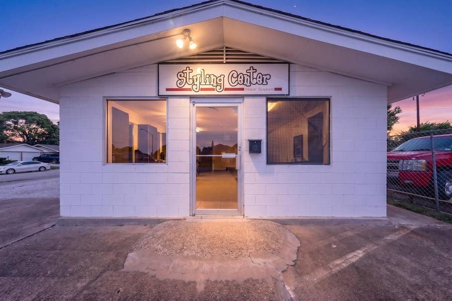 Property photo for 2526 Hillcrest Lane, Grand Prairie, TX
