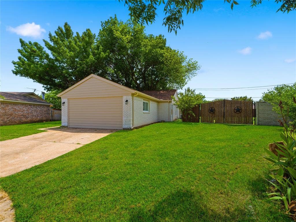 6400 Patino Court, Watauga, TX 76148 6400 Patino Court, Watauga, TX 76148