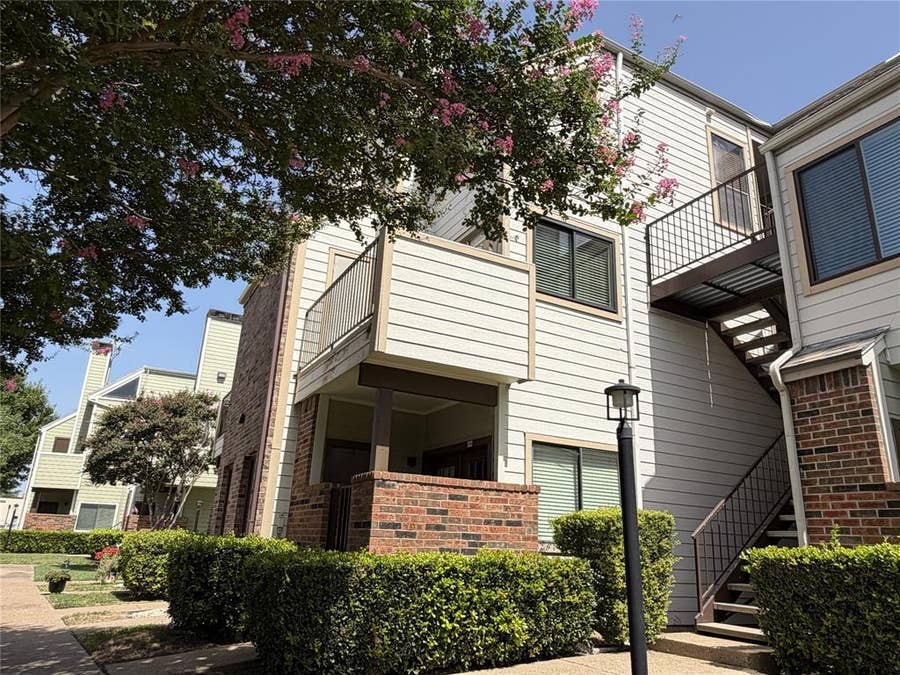 Property photo for 3125 Sondra Drive, #201, Fort Worth, TX