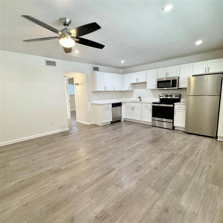 Property photo for 5010 San Jacinto Street, #204, Dallas, TX