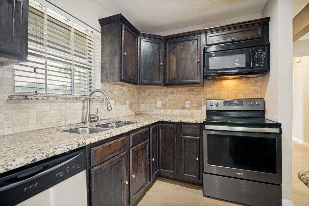 2426 Whit Drive, Mesquite, TX 75150 2426 Whit Drive, Mesquite, TX 75150