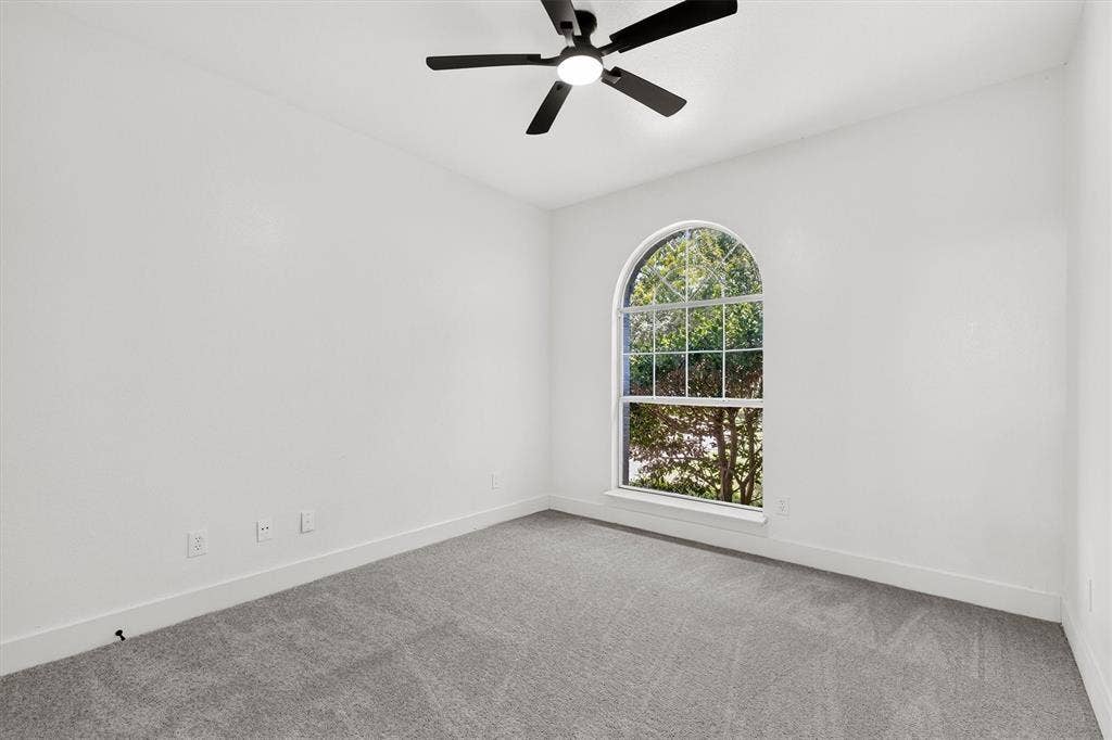 214 Pearly Top Drive, Glenn Heights, TX 75154