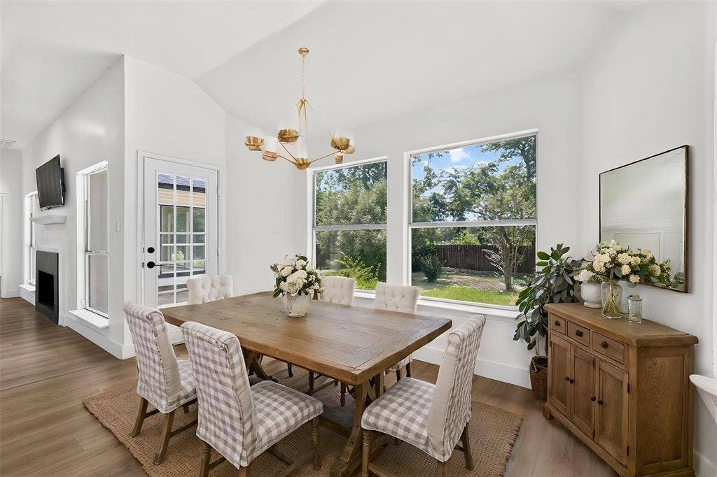 214 Pearly Top Drive, Glenn Heights, TX 75154