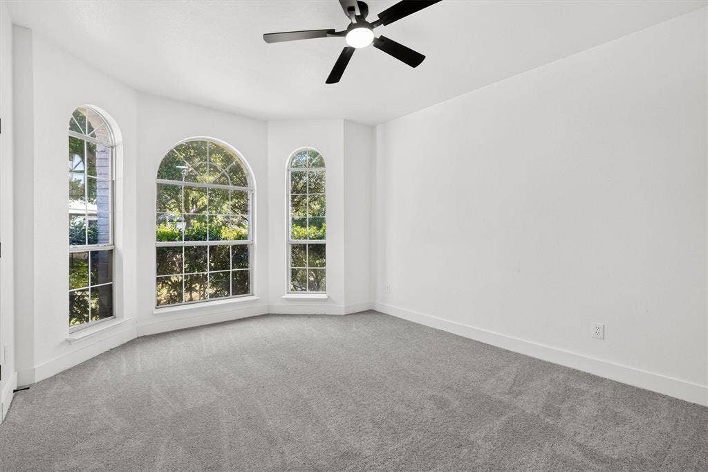 214 Pearly Top Drive, Glenn Heights, TX 75154