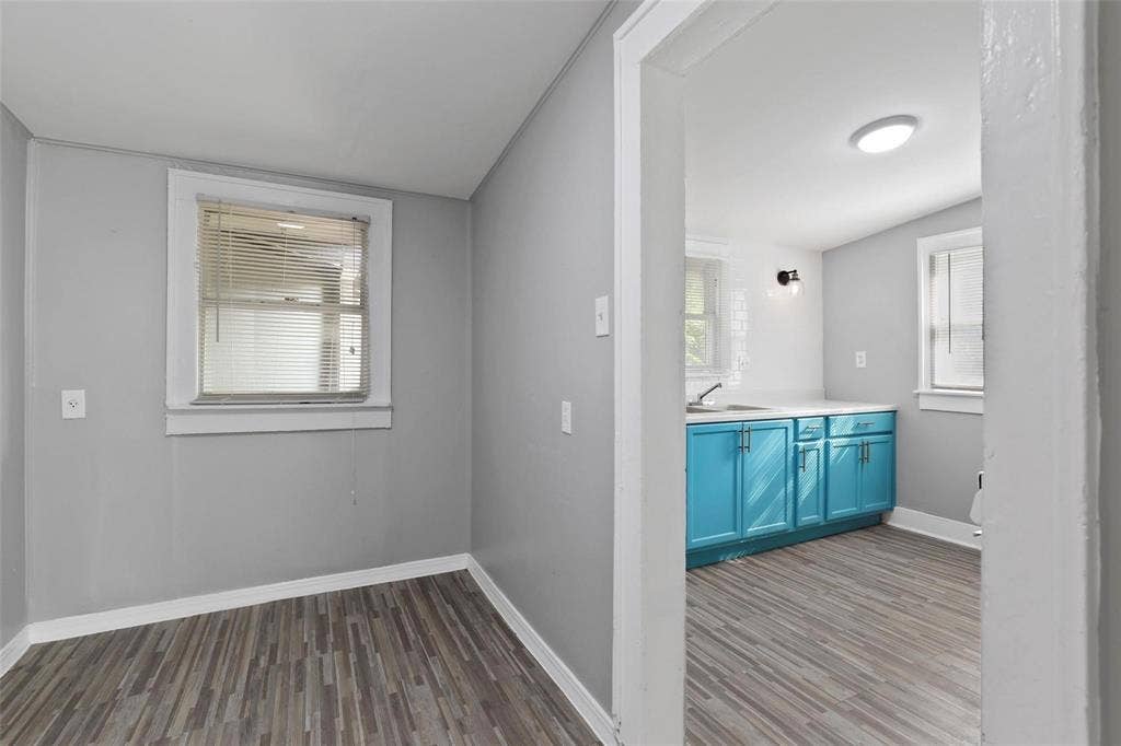 2821 Gladstone Drive, Dallas, TX 75211