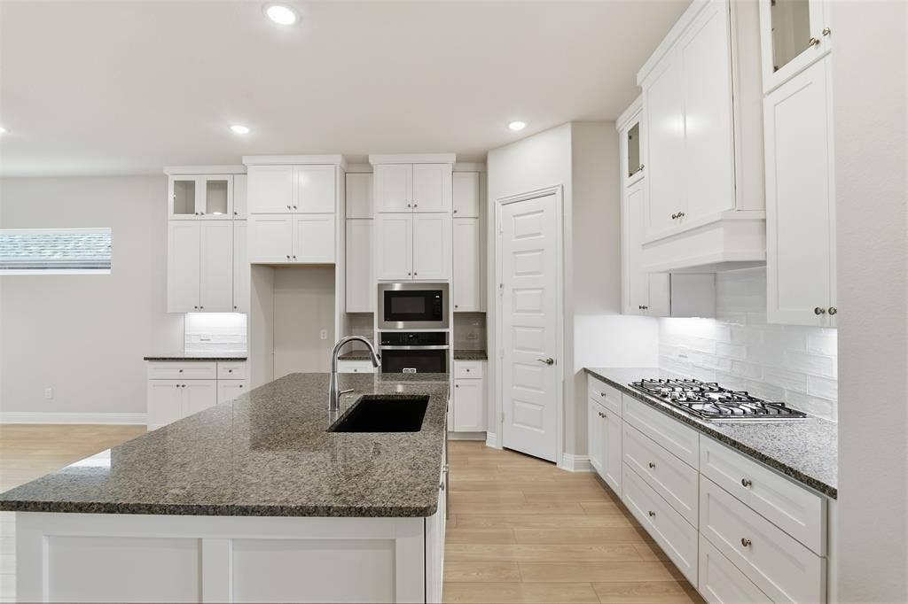 2524 Ballaster Mews, Rowlett, TX 75088 2524 Ballaster Mews, Rowlett, TX 75088