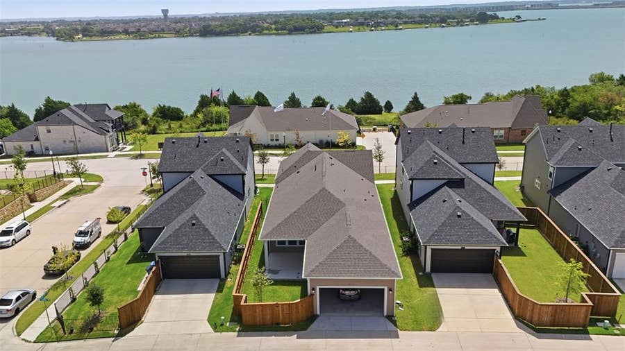 Property photo for 2524 Ballaster Mews, Rowlett, TX