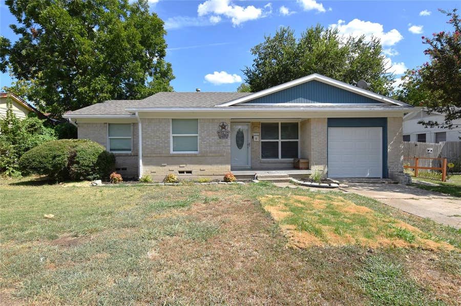 Property photo for 1718 Summit Street, Mesquite, TX
