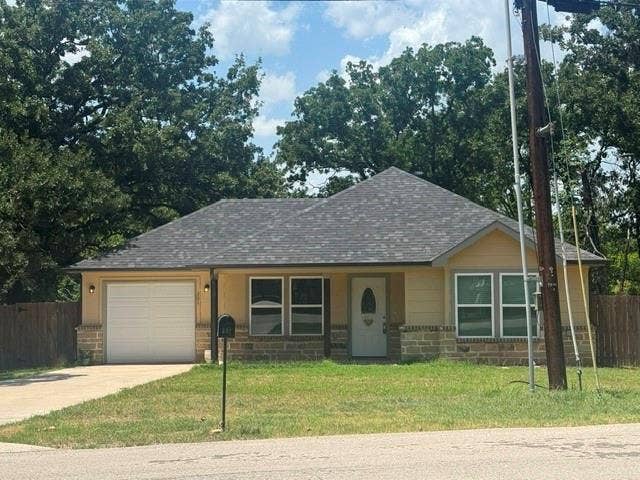 Property photo for 301 Indian Oaks Trail, West Tawakoni, TX