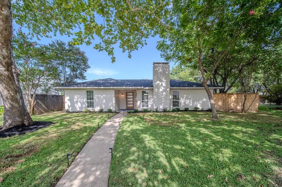 Property photo for 3204 Knights Haven Lane, Garland, TX