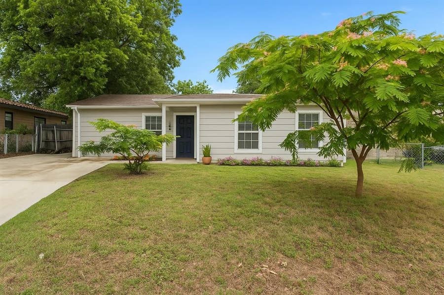 Property photo for 1503 Dale Drive, Arlington, TX