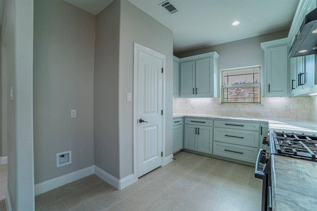 8319 Deep Green Drive, Dallas, TX 75249