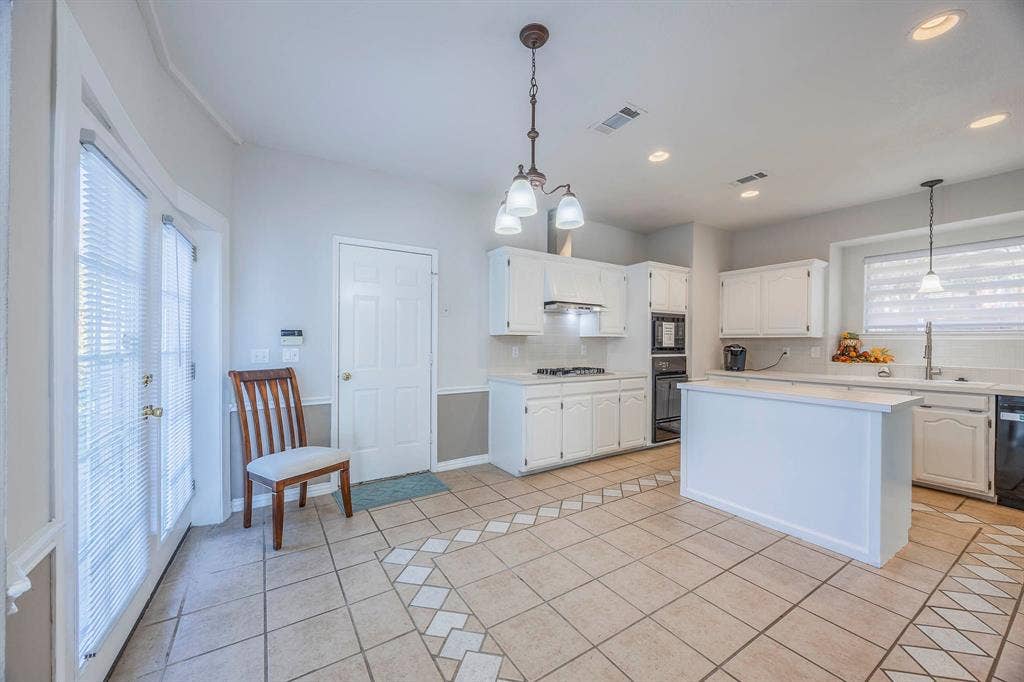 2705 Trophy Drive, Plano, TX 75025 2705 Trophy Drive, Plano, TX 75025