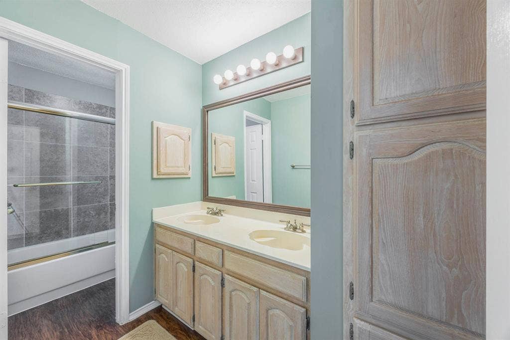 2705 Trophy Drive, Plano, TX 75025 2705 Trophy Drive, Plano, TX 75025