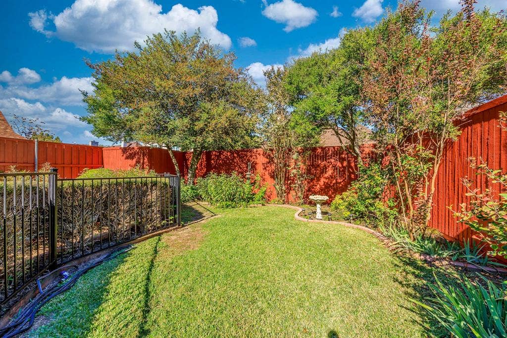 2705 Trophy Drive, Plano, TX 75025 2705 Trophy Drive, Plano, TX 75025