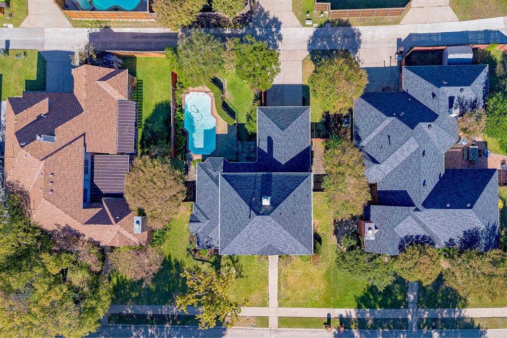 2705 Trophy Drive, Plano, TX 75025 2705 Trophy Drive, Plano, TX 75025