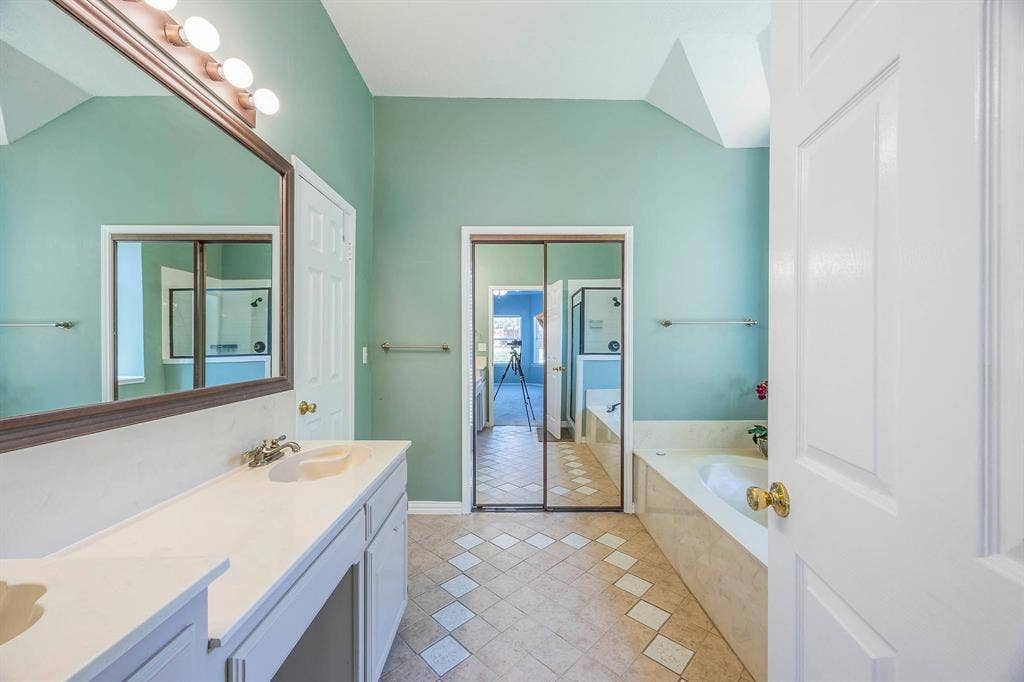 2705 Trophy Drive, Plano, TX 75025 2705 Trophy Drive, Plano, TX 75025
