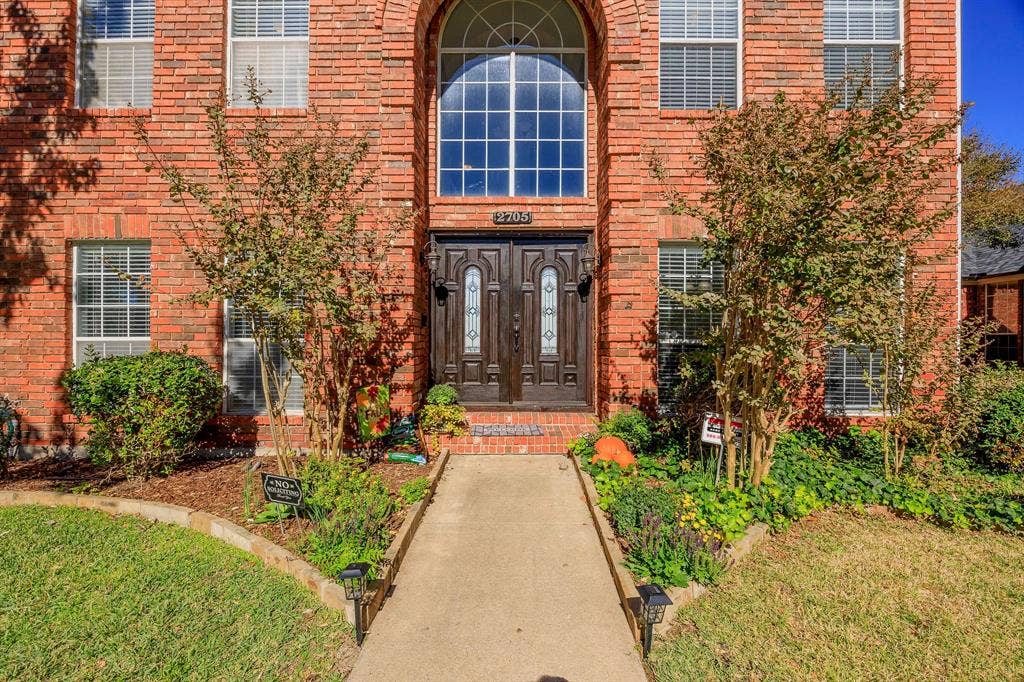 2705 Trophy Drive, Plano, TX 75025 2705 Trophy Drive, Plano, TX 75025