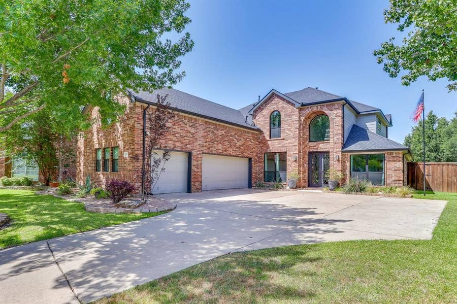 Property photo for 18 Hideaway Court, Trophy Club, TX