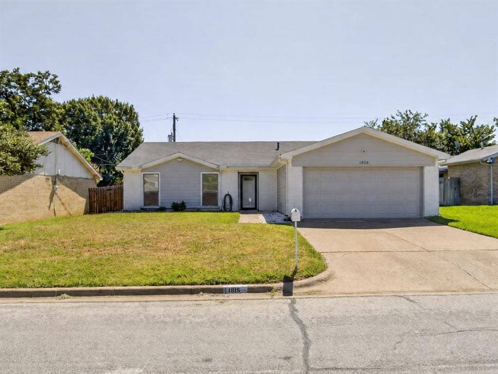 1915 Lavon Creek Lane, Arlington, TX 76006 1915 Lavon Creek Lane, Arlington, TX 76006