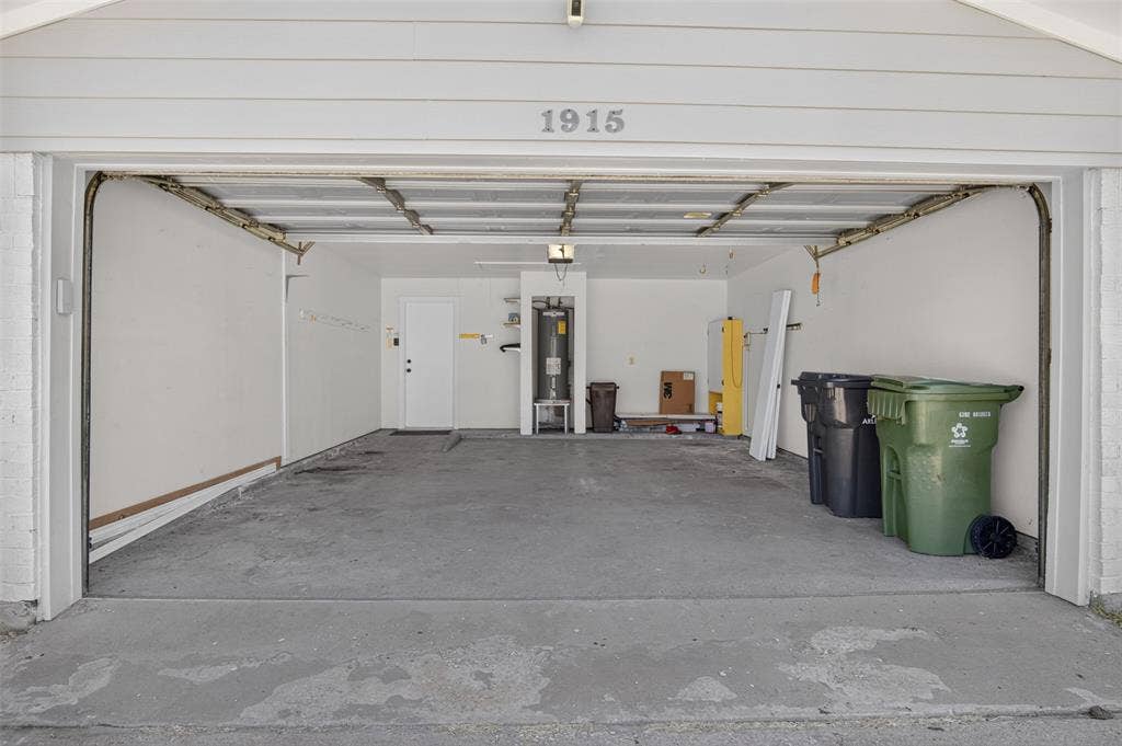 1915 Lavon Creek Lane, Arlington, TX 76006 1915 Lavon Creek Lane, Arlington, TX 76006