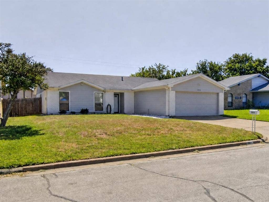 1915 Lavon Creek Lane, Arlington, TX 76006 1915 Lavon Creek Lane, Arlington, TX 76006