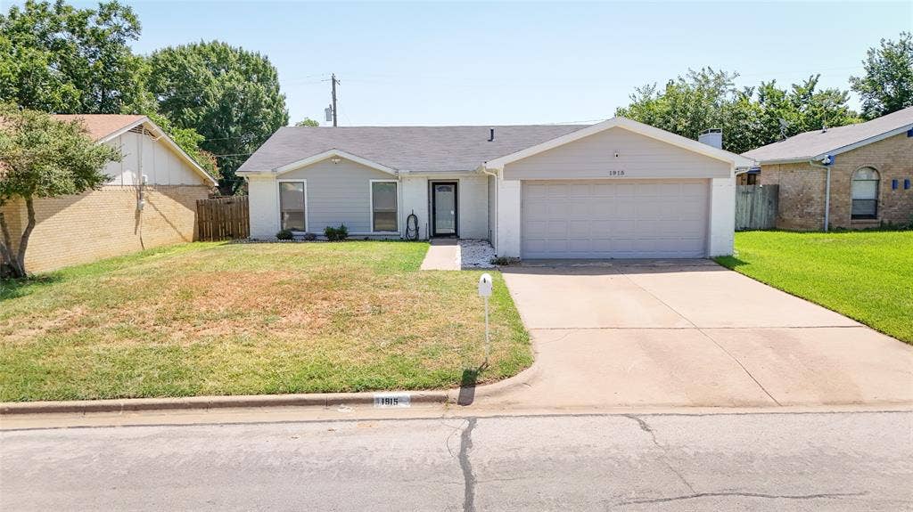 1915 Lavon Creek Lane, Arlington, TX 76006 1915 Lavon Creek Lane, Arlington, TX 76006