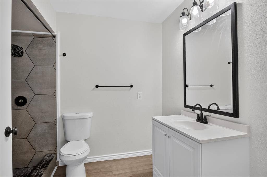 1915 Lavon Creek Lane, Arlington, TX 76006 1915 Lavon Creek Lane, Arlington, TX 76006