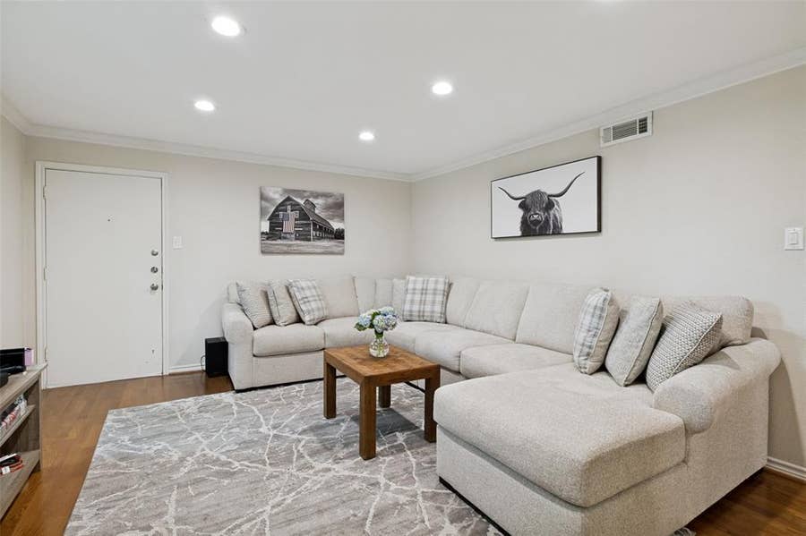 Property photo for 5832 Sandhurst Lane, #B, Dallas, TX