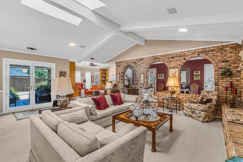 1609 Lake Hill Lane, Plano, TX 75023 1609 Lake Hill Lane, Plano, TX 75023