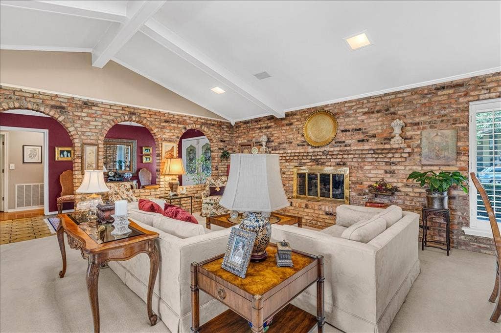 1609 Lake Hill Lane, Plano, TX 75023 1609 Lake Hill Lane, Plano, TX 75023