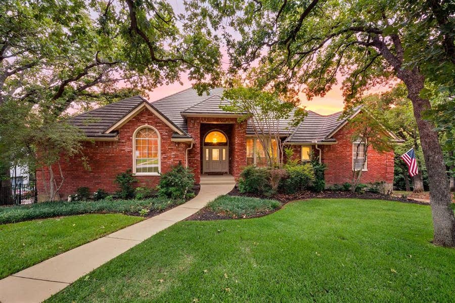 Property photo for 2108 Stonehaven Drive, Colleyville, TX
