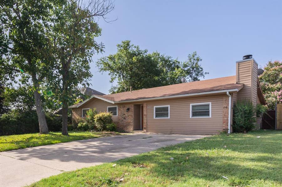 Property photo for 2303 April Lane, Grand Prairie, TX