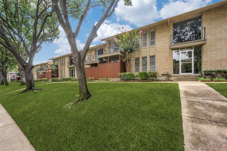 Property photo for 5838 Sandhurst Lane, Dallas, TX