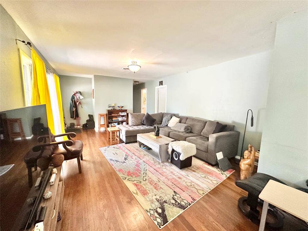 1317 Linden Drive, Denton, TX 76201 1317 Linden Drive, Denton, TX 76201
