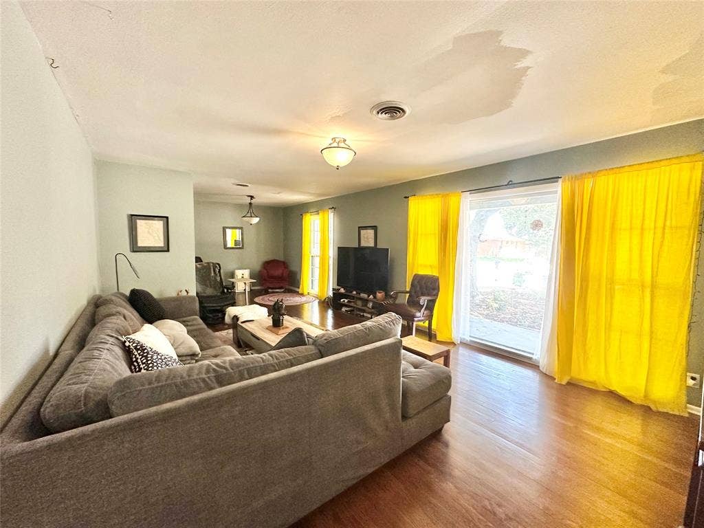 1317 Linden Drive, Denton, TX 76201 1317 Linden Drive, Denton, TX 76201