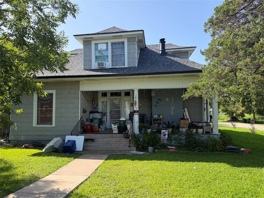 Property photo for 1002 E Texas Avenue, Mart, TX