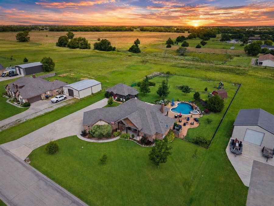 Property photo for 4010 Hackberry Circle, Caddo Mills, TX