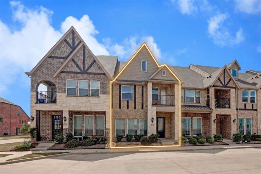Property photo for 1914 Melinda Lane, Farmers Branch, TX