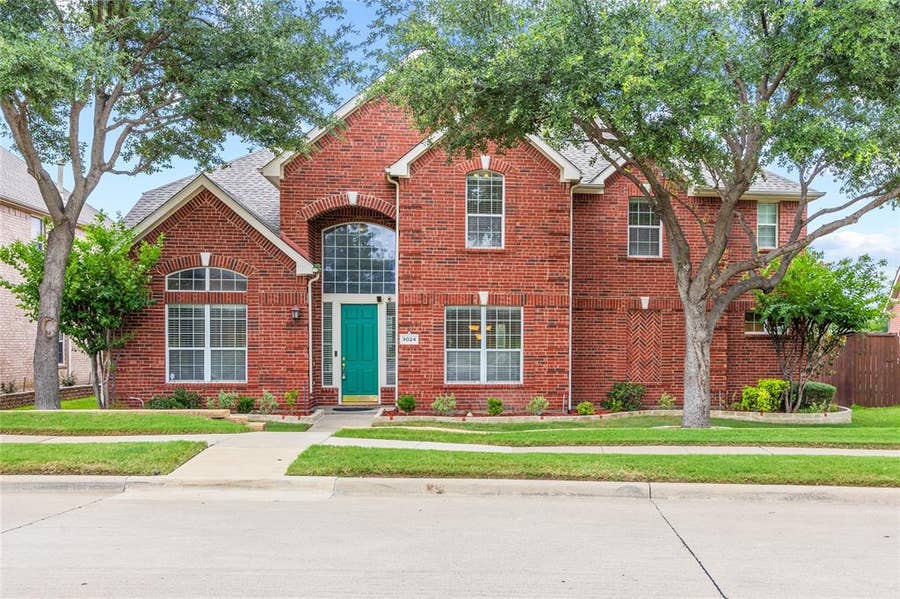 Property photo for 9024 Fox Hollow Trail, Irving, TX