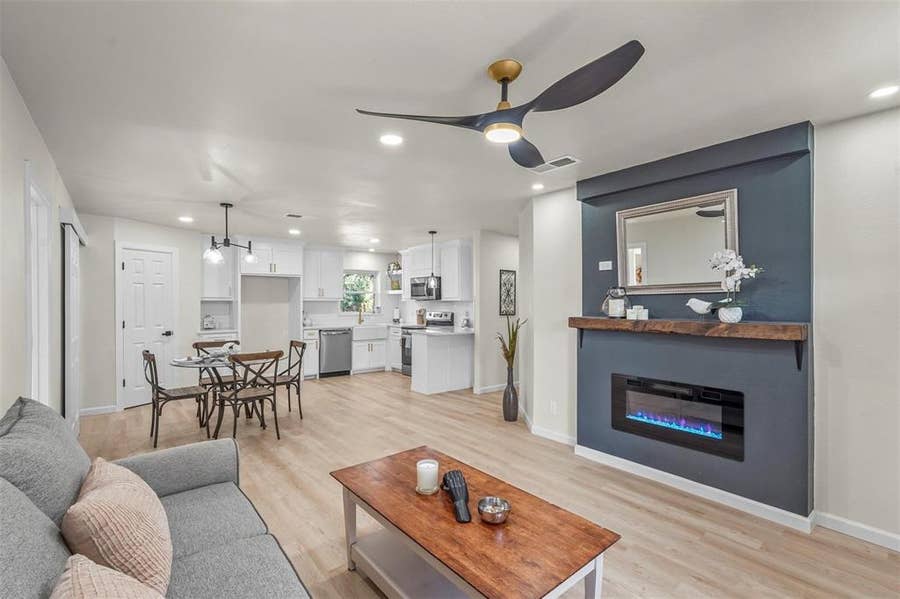 Property photo for 434 Marilu Street, Richardson, TX