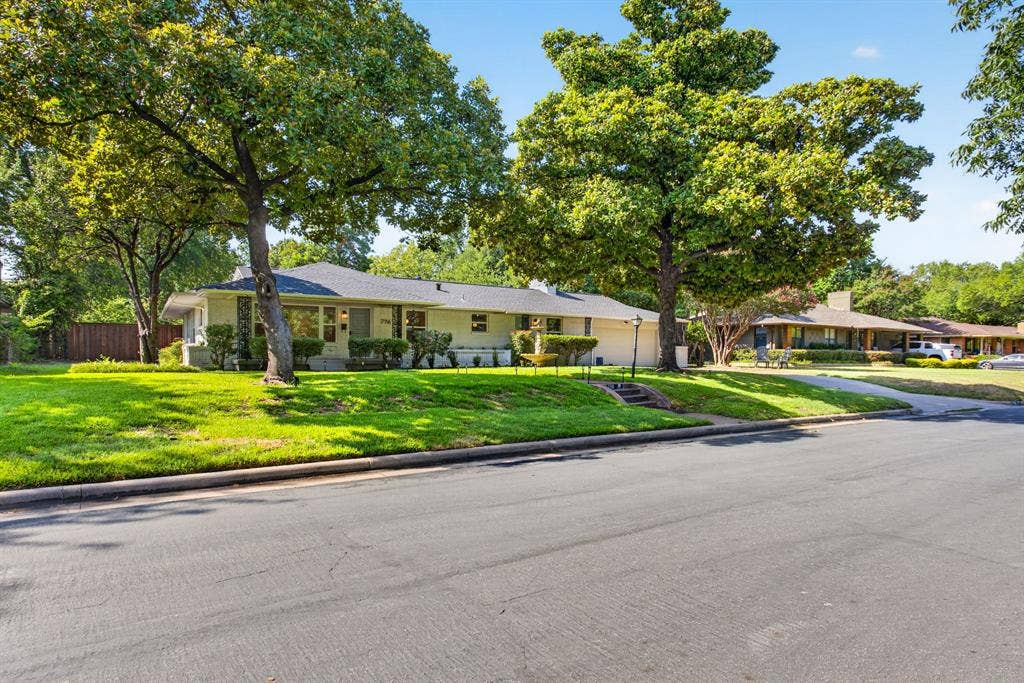 716 Mayrant Drive, Dallas, TX 75224