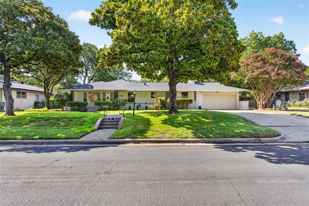 716 Mayrant Drive, Dallas, TX 75224