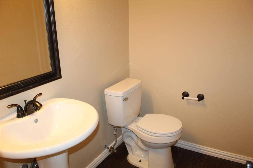 4037 Leon Drive, Plano, TX 75074 4037 Leon Drive, Plano, TX 75074