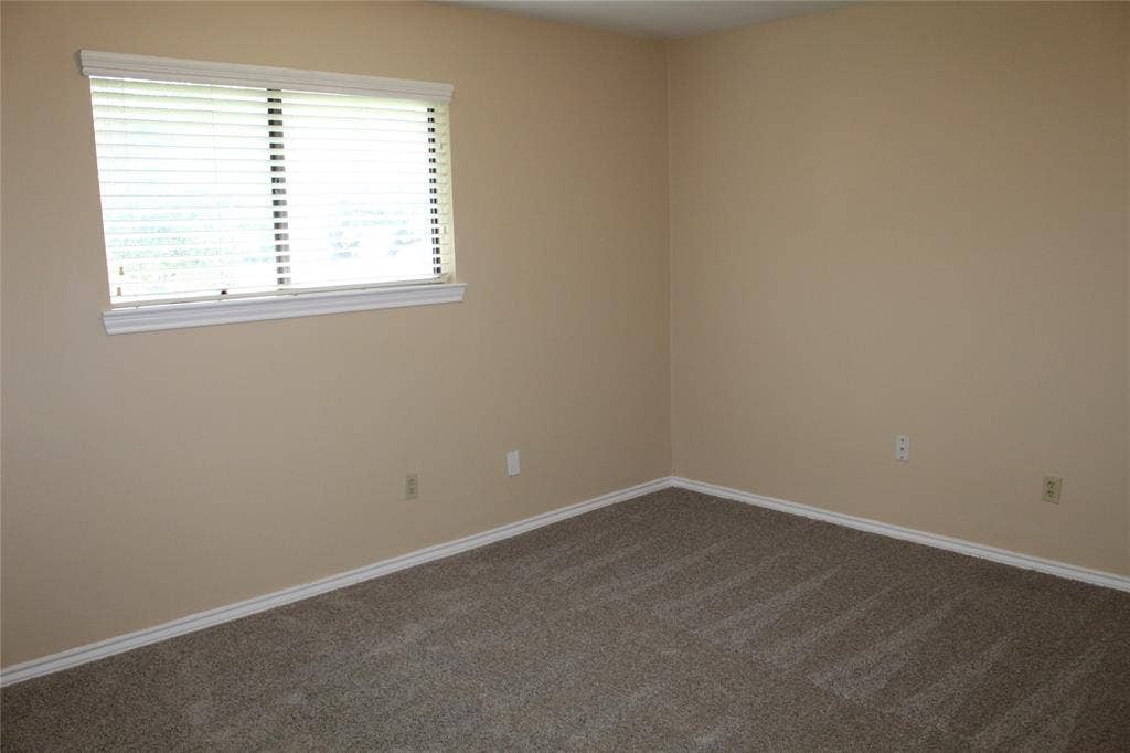 4037 Leon Drive, Plano, TX 75074 4037 Leon Drive, Plano, TX 75074